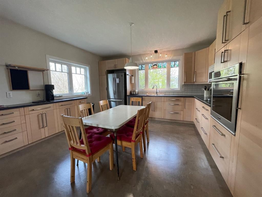 75 Peace River Avenue, Joussard, AB - Indoor