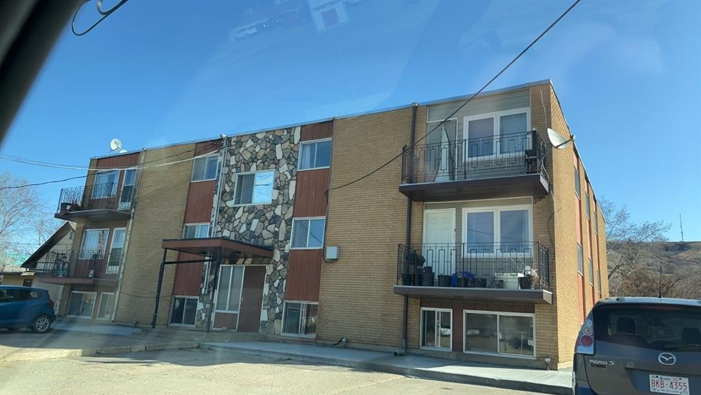 .-10316 101 Street, Peace River, AB - Outdoor With Facade