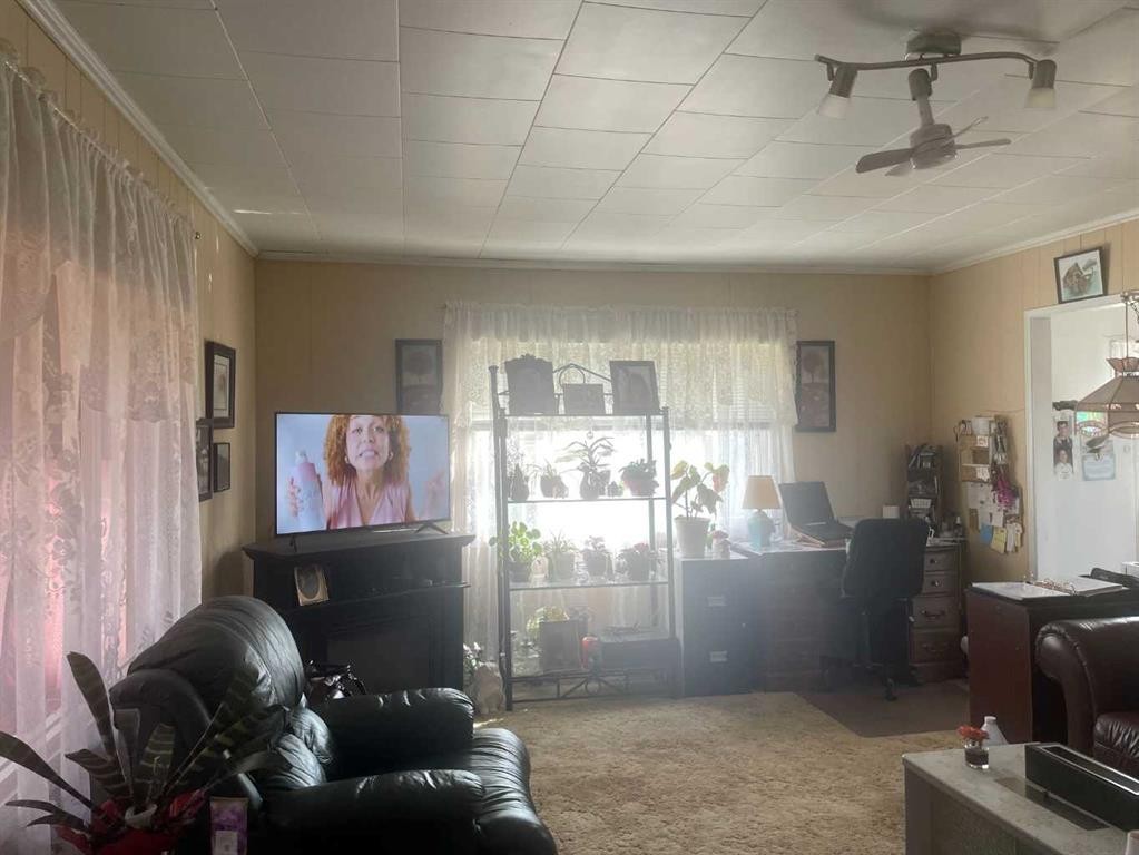 842048 Rge Rd 51, Rural Clear Hills County, AB - Indoor