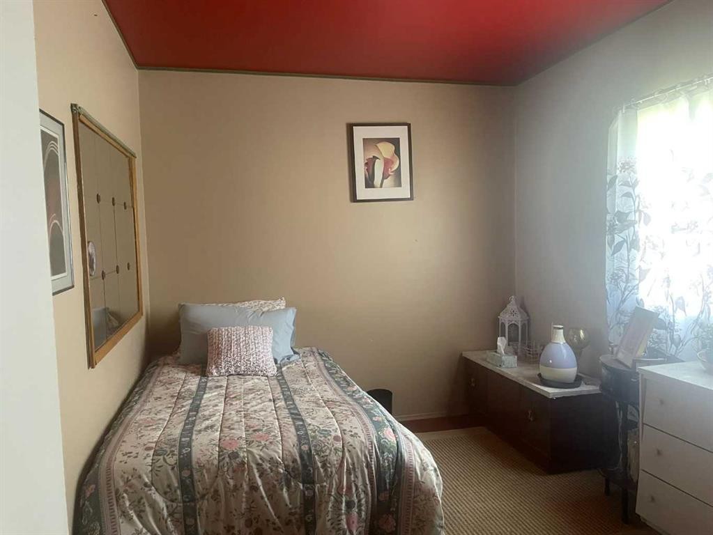 842048 Rge Rd 51, Rural Clear Hills County, AB - Indoor Photo Showing Bedroom