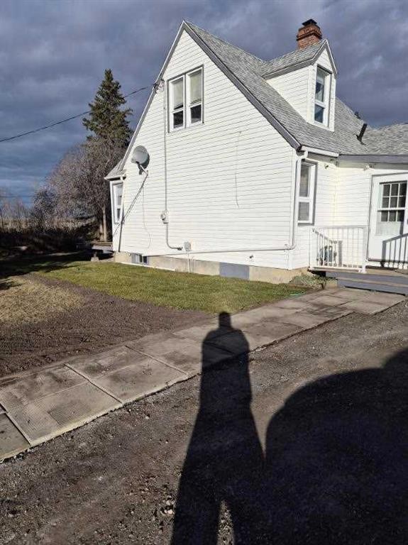 1111 7Th Avenue, Beaverlodge, AB - Outdoor