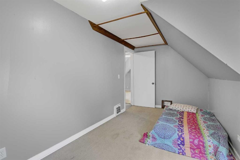 1111 7Th Avenue, Beaverlodge, AB - Indoor Photo Showing Bedroom