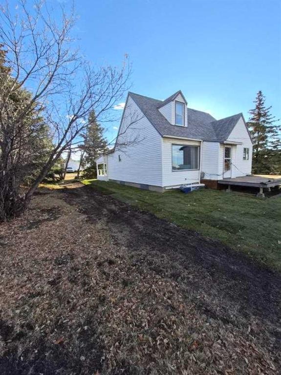 1111 7Th Avenue, Beaverlodge, AB - Outdoor