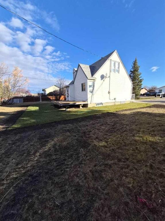 1111 7Th Avenue, Beaverlodge, AB - Outdoor