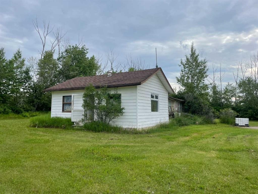 5411 50 Street, Berwyn, AB - Outdoor