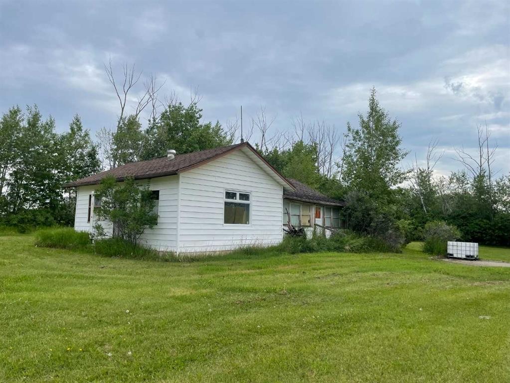 5411 50 Street, Berwyn, AB - Outdoor