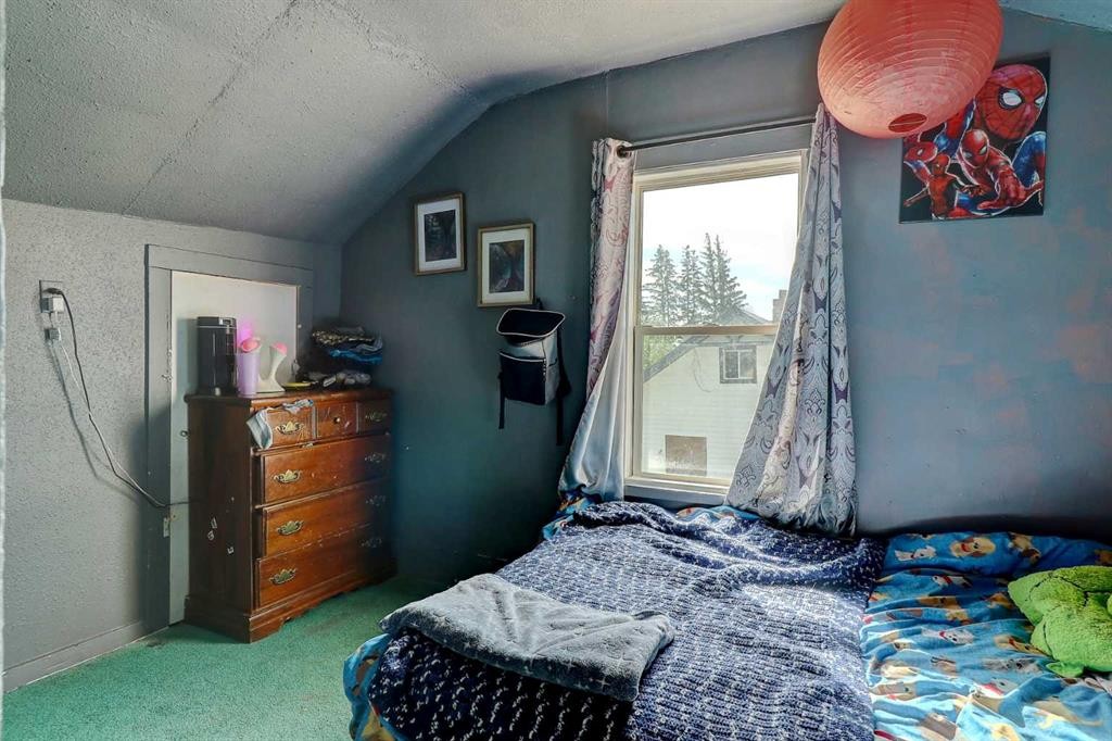 10009 99 Street, Sexsmith, AB - Indoor Photo Showing Bedroom