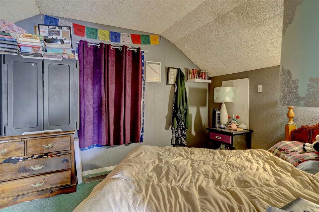 10009 99 Street, Sexsmith, AB - Indoor Photo Showing Bedroom