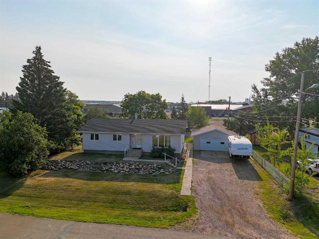 10105 102 Street, La Crete, AB - Outdoor