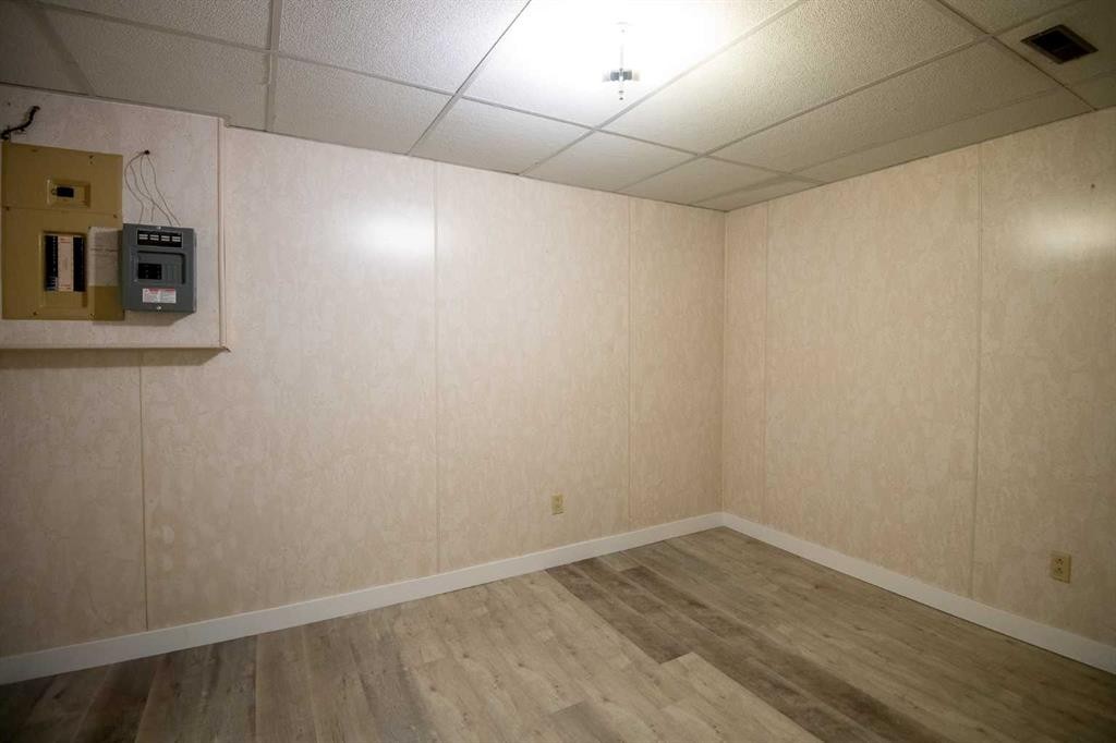 10105 102 Street, La Crete, AB - Indoor Photo Showing Other Room