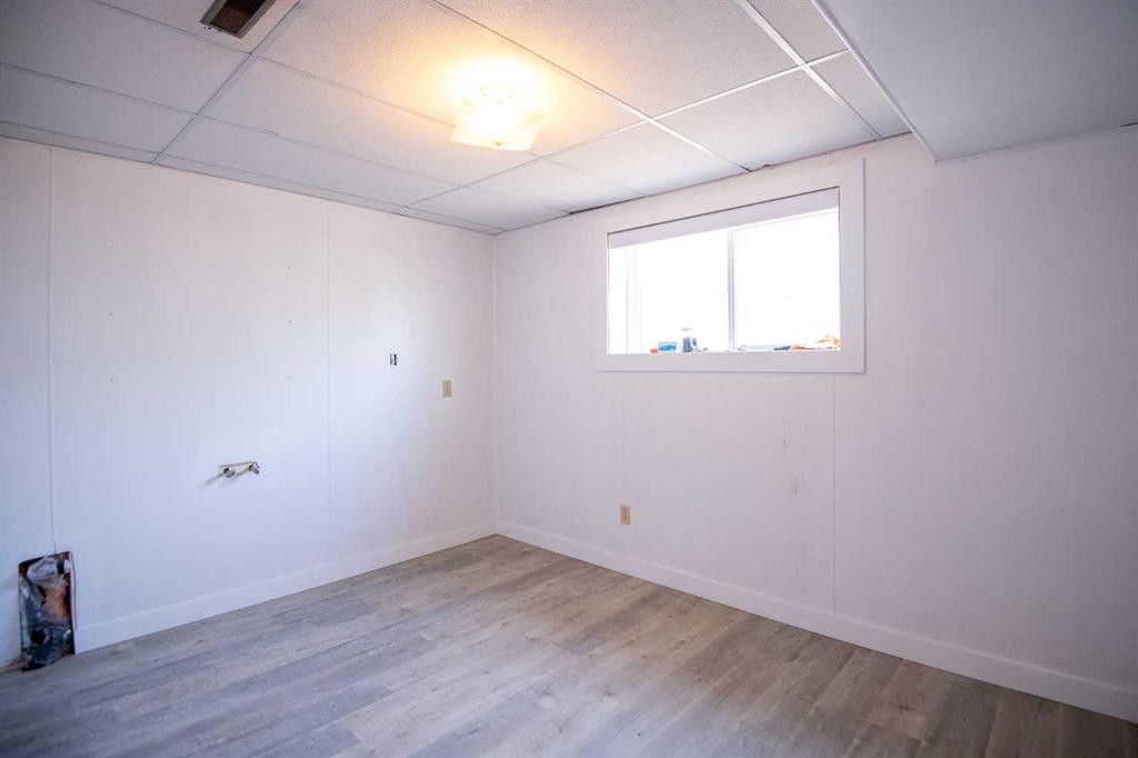 10105 102 Street, La Crete, AB - Indoor Photo Showing Other Room