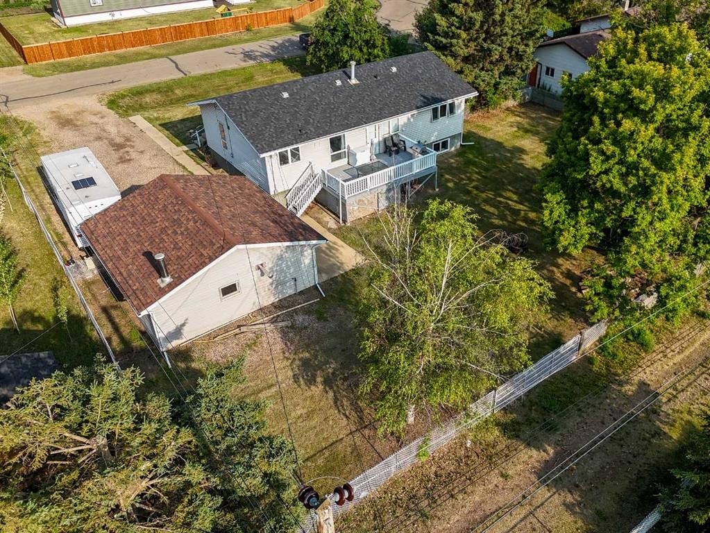 10105 102 Street, La Crete, AB - Outdoor