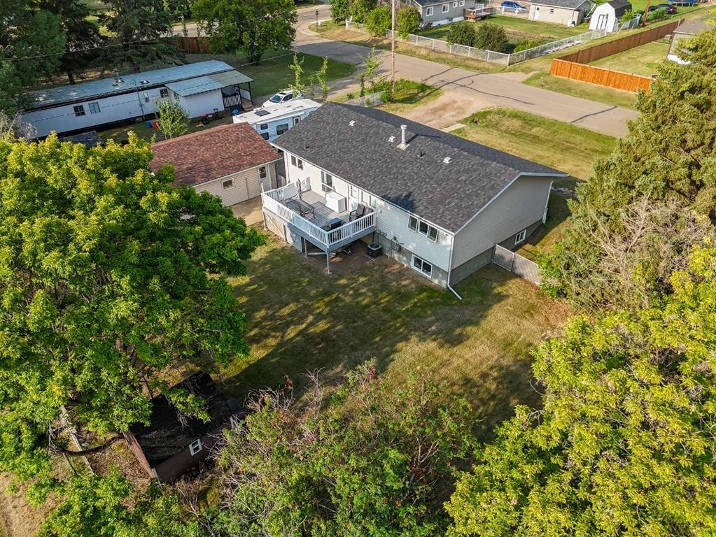 10105 102 Street, La Crete, AB - Outdoor