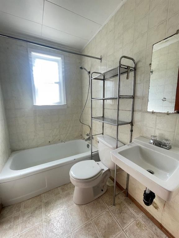 4829 56Th Avenue, High Prairie, AB - Indoor Photo Showing Bathroom