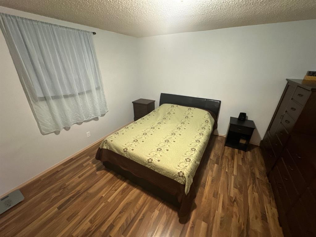 4718 49 Avenue, Grimshaw, AB - Indoor Photo Showing Bedroom