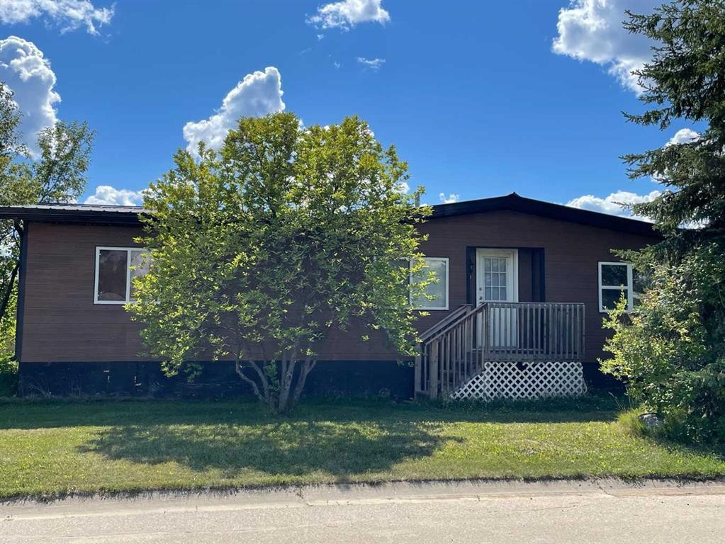 9902 106A Street, High Level, AB - Outdoor