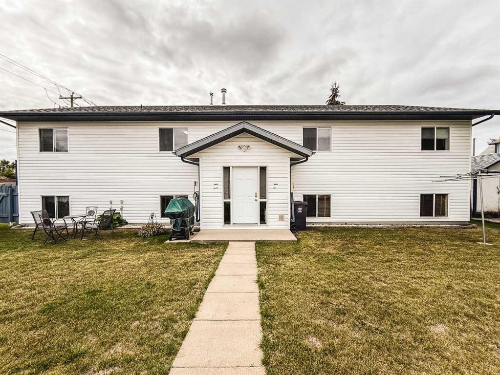3-1006 3 Avenue, Beaverlodge, AB - Outdoor