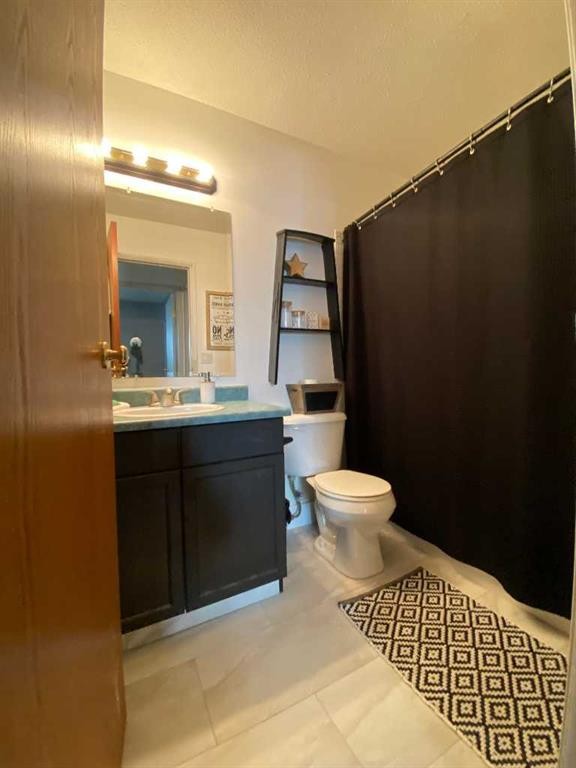 7607 Michealis Boulevard, Grande Prairie, AB - Indoor Photo Showing Bathroom
