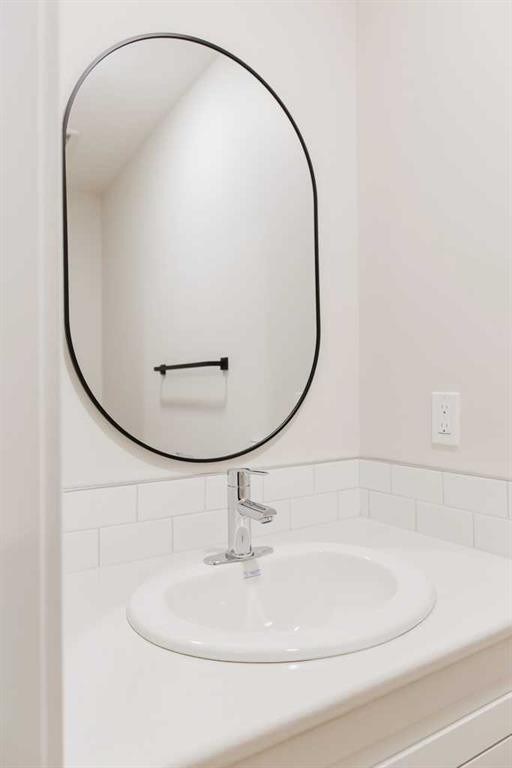 9560 114 Avenue, Clairmont, AB - Indoor Photo Showing Bathroom