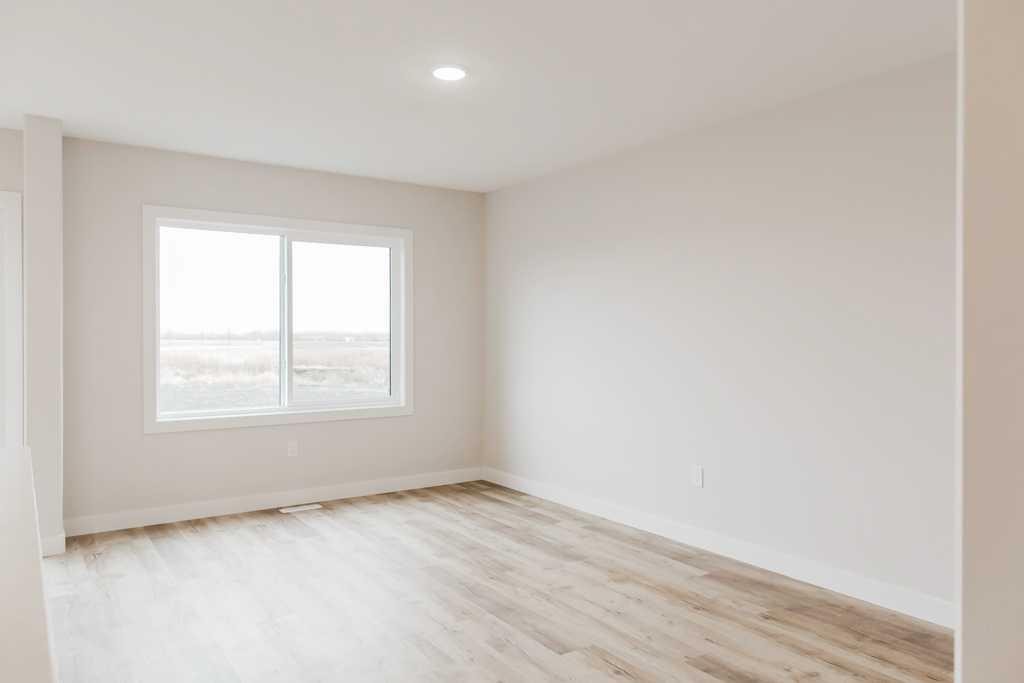 9560 114 Avenue, Clairmont, AB - Indoor Photo Showing Other Room