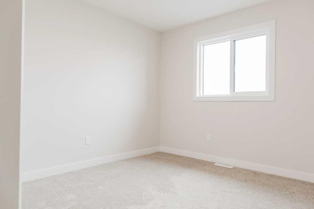9560 114 Avenue, Clairmont, AB - Indoor Photo Showing Other Room