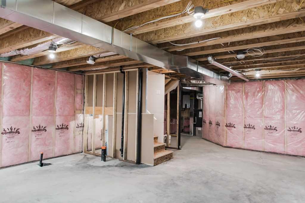 9560 114 Avenue, Clairmont, AB - Indoor Photo Showing Basement