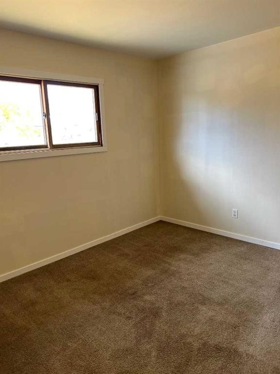 702 6Th Avenue, Beaverlodge, AB - Indoor Photo Showing Other Room