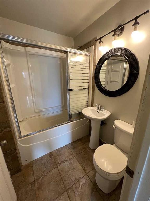 702 6Th Avenue, Beaverlodge, AB - Indoor Photo Showing Bathroom