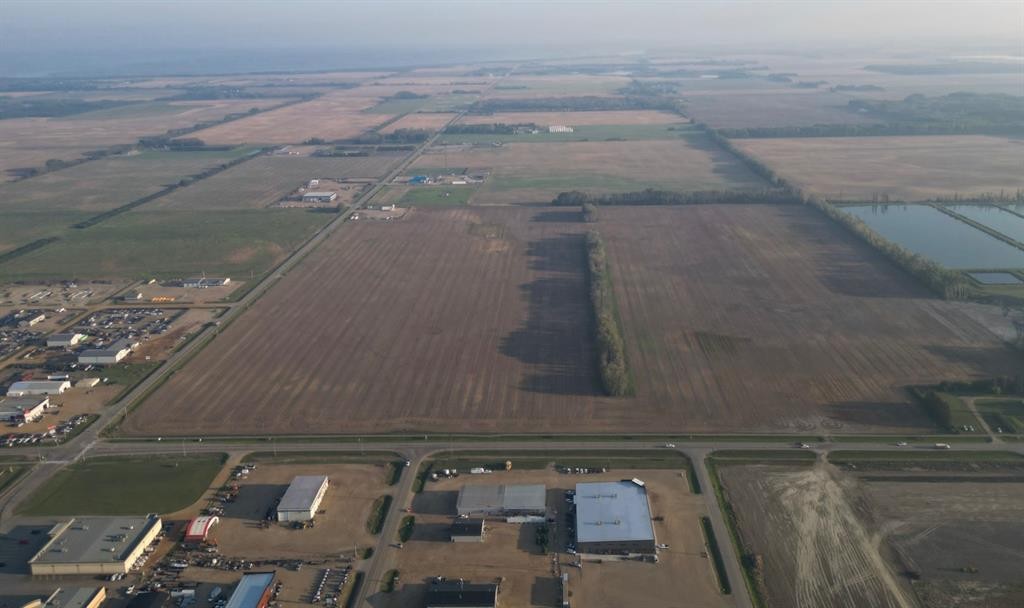 10101 109 Ave, La Crete, AB