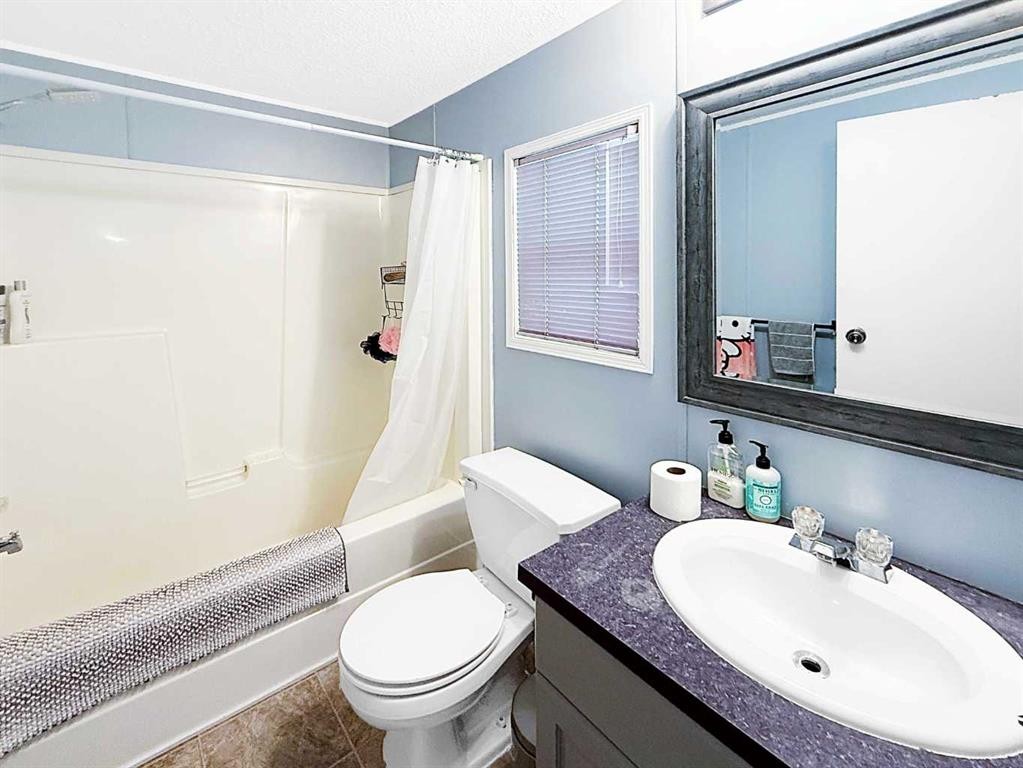 5206 52 Avenue, Valleyview, AB - Indoor Photo Showing Bathroom