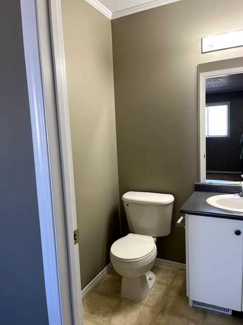 804 2Nd Street Nw, Manning, AB - Indoor Photo Showing Bathroom
