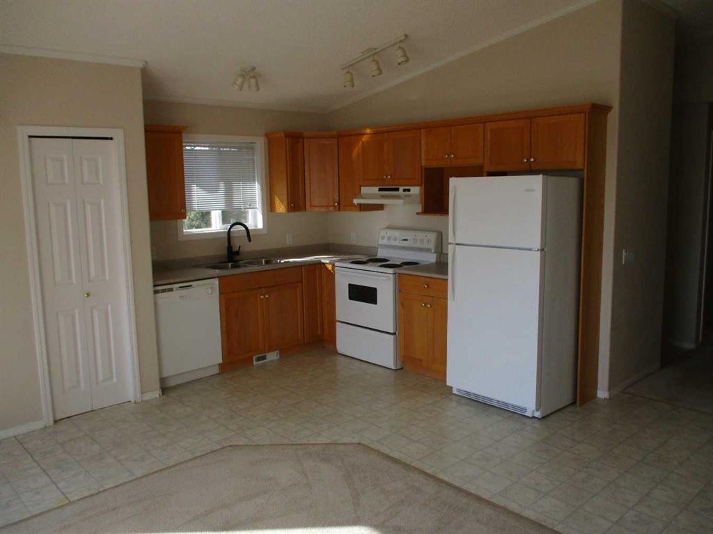 804 2Nd Street Nw, Manning, AB - Indoor Photo Showing Kitchen