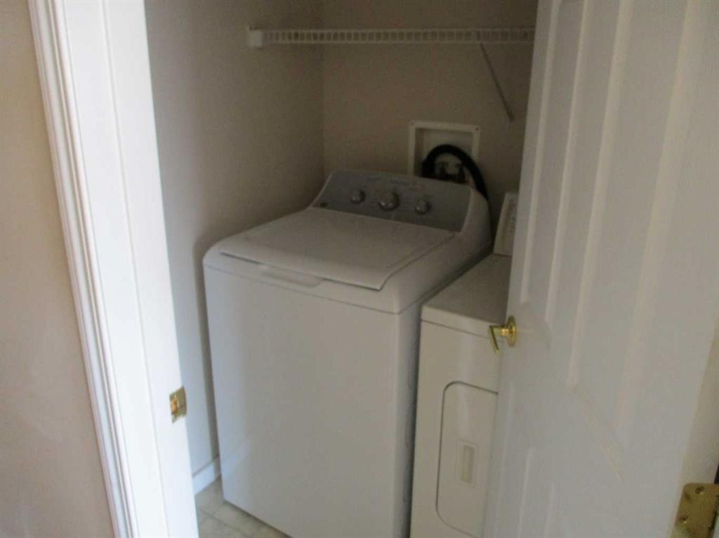 804 2Nd Street Nw, Manning, AB - Indoor Photo Showing Laundry Room