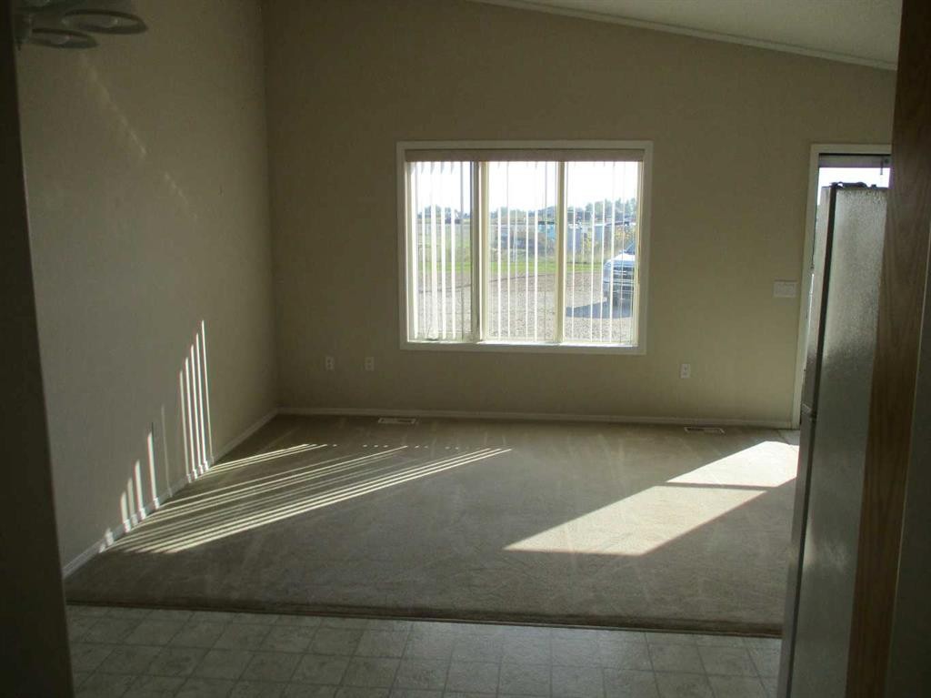 804 2Nd Street Nw, Manning, AB - Indoor Photo Showing Other Room