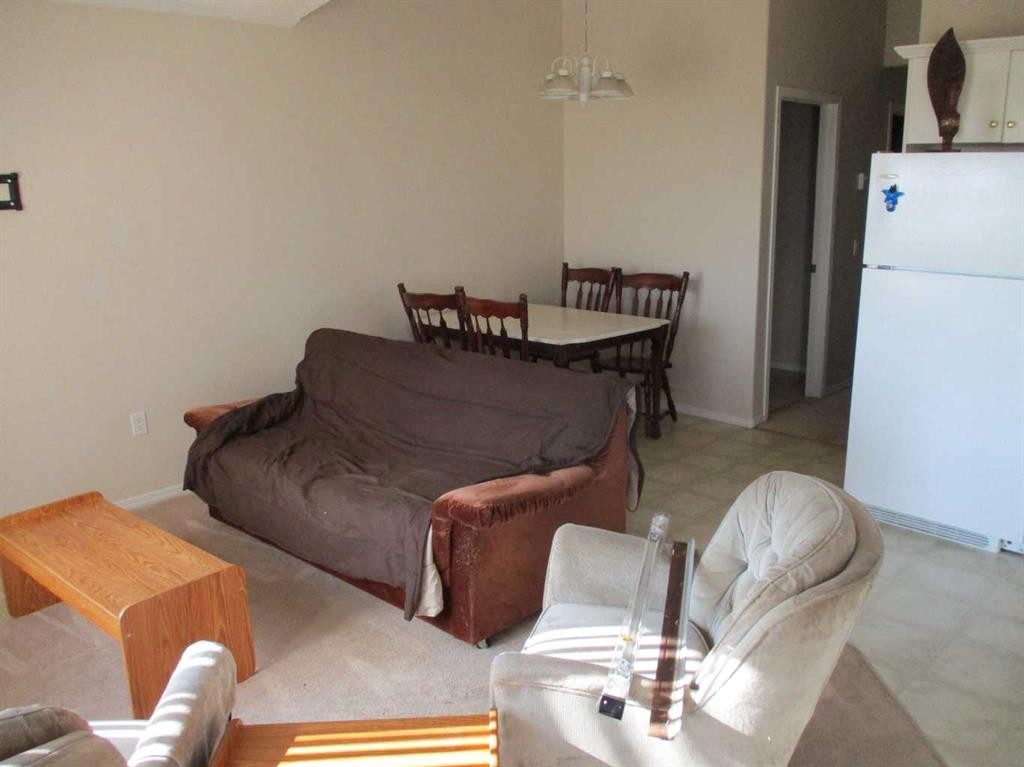 804 2Nd Street Nw, Manning, AB - Indoor Photo Showing Living Room
