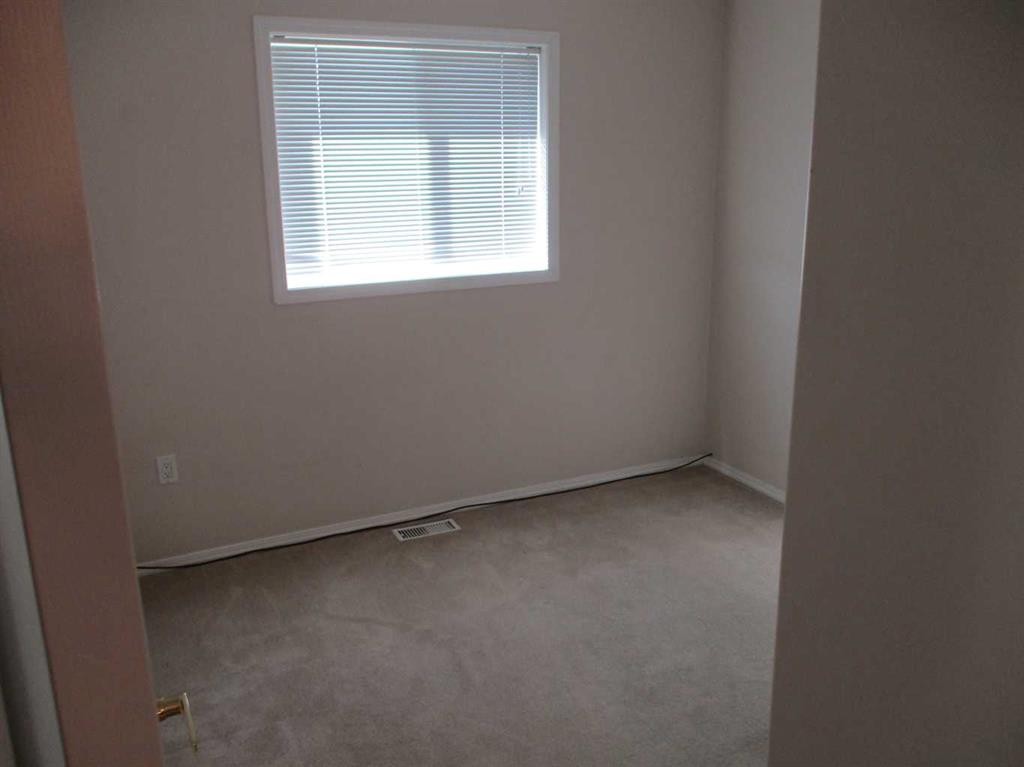 804 2Nd Street Nw, Manning, AB - Indoor Photo Showing Other Room