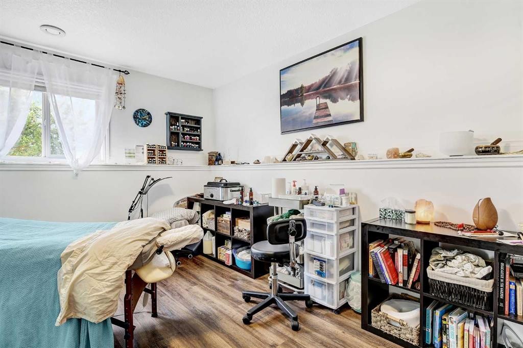 1101 Redlow Drive, Beaverlodge, AB - Indoor