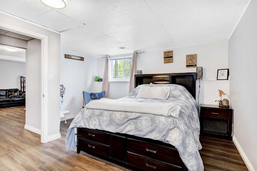 1101 Redlow Drive, Beaverlodge, AB - Indoor Photo Showing Bedroom