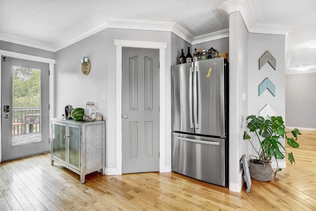 1101 Redlow Drive, Beaverlodge, AB - Indoor