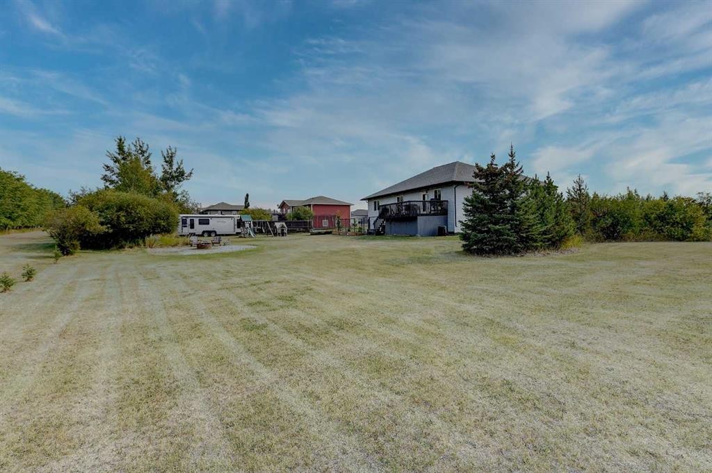 1101 Redlow Drive, Beaverlodge, AB - Outdoor