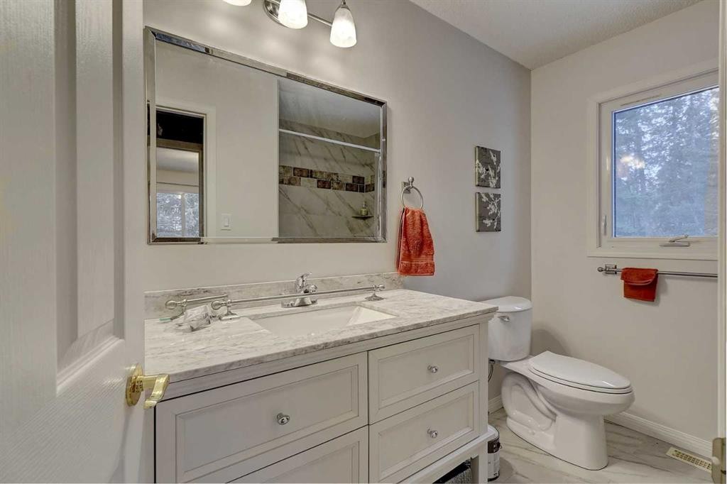 713062 Range Road 94, Beaverlodge, AB - Indoor Photo Showing Bathroom