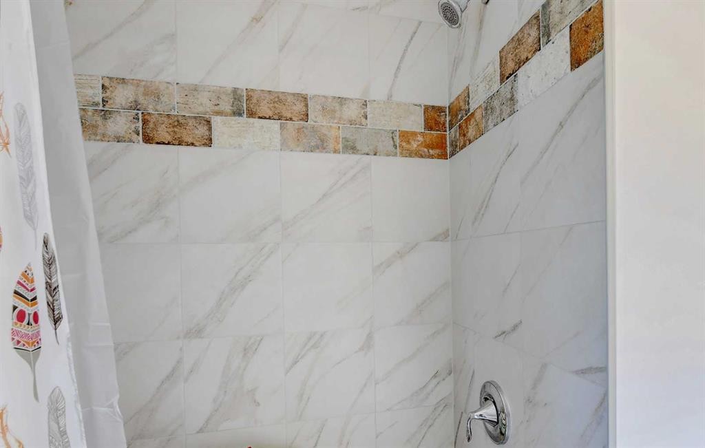 713062 Range Road 94, Beaverlodge, AB - Indoor Photo Showing Bathroom