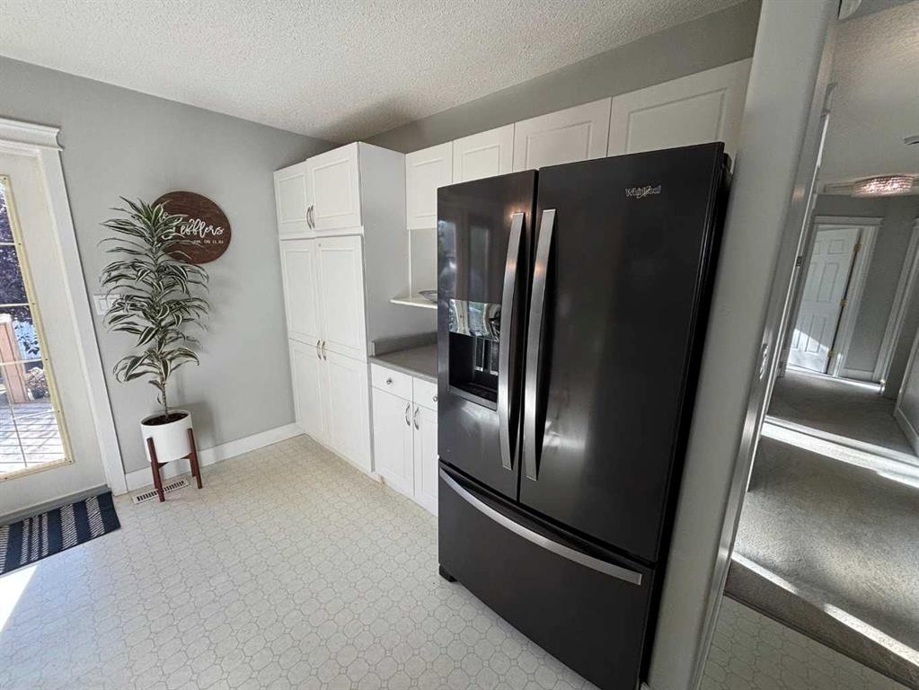 10413 83 Street, Peace River, AB - Indoor Photo Showing Kitchen