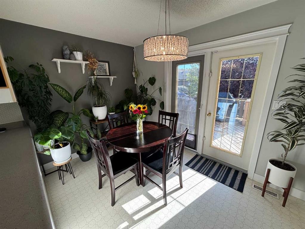 10413 83 Street, Peace River, AB - Indoor Photo Showing Dining Room