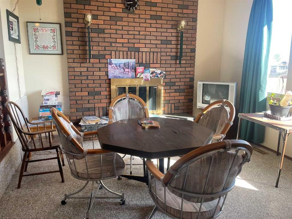 5511 50, Grimshaw, AB - Indoor With Fireplace