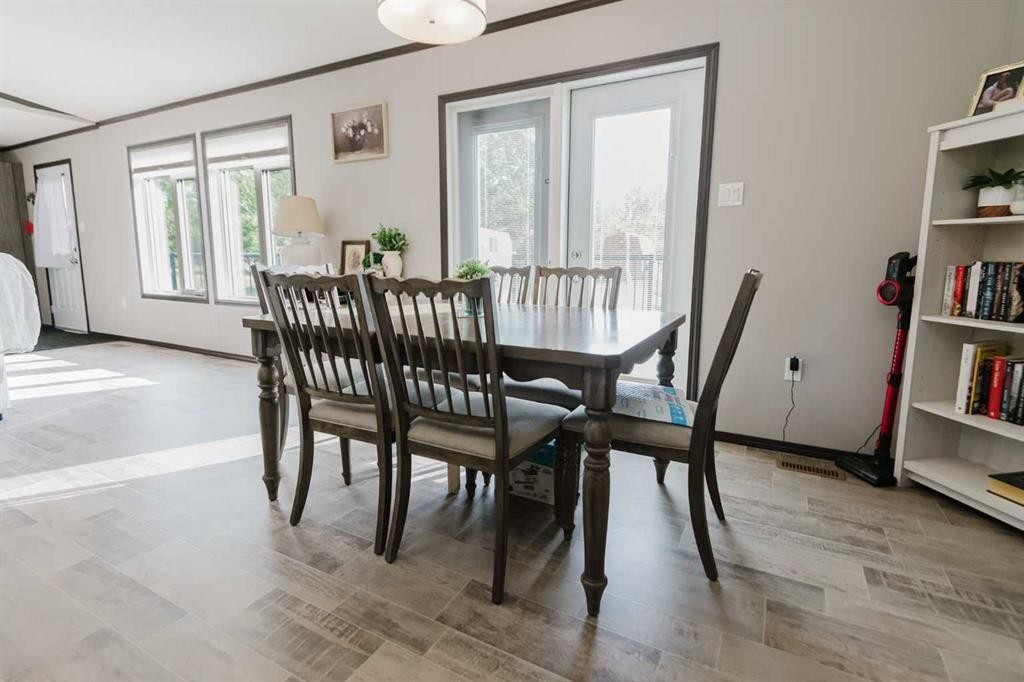 220 Riverdrive Lane, Rural Mackenzie County, AB - Indoor Photo Showing Dining Room