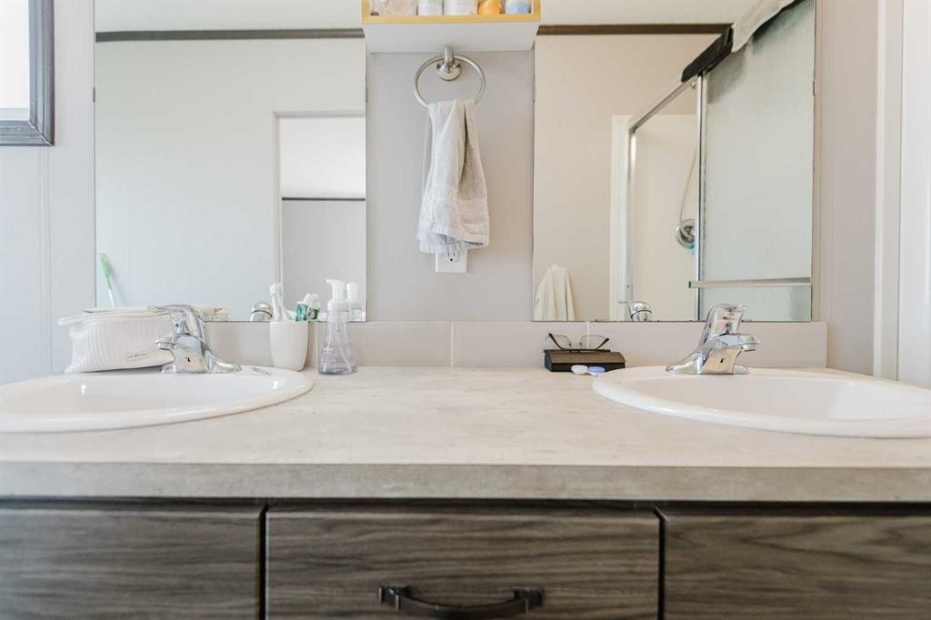 220 Riverdrive Lane, Rural Mackenzie County, AB - Indoor Photo Showing Bathroom