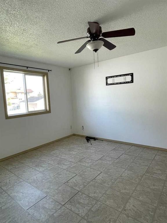 10615 99, High Level, AB - Indoor Photo Showing Other Room