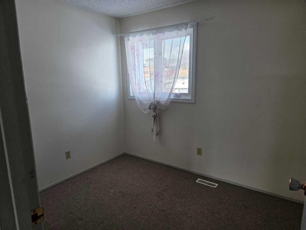 27 97 Avenue, Grande Cache, AB - Indoor Photo Showing Other Room