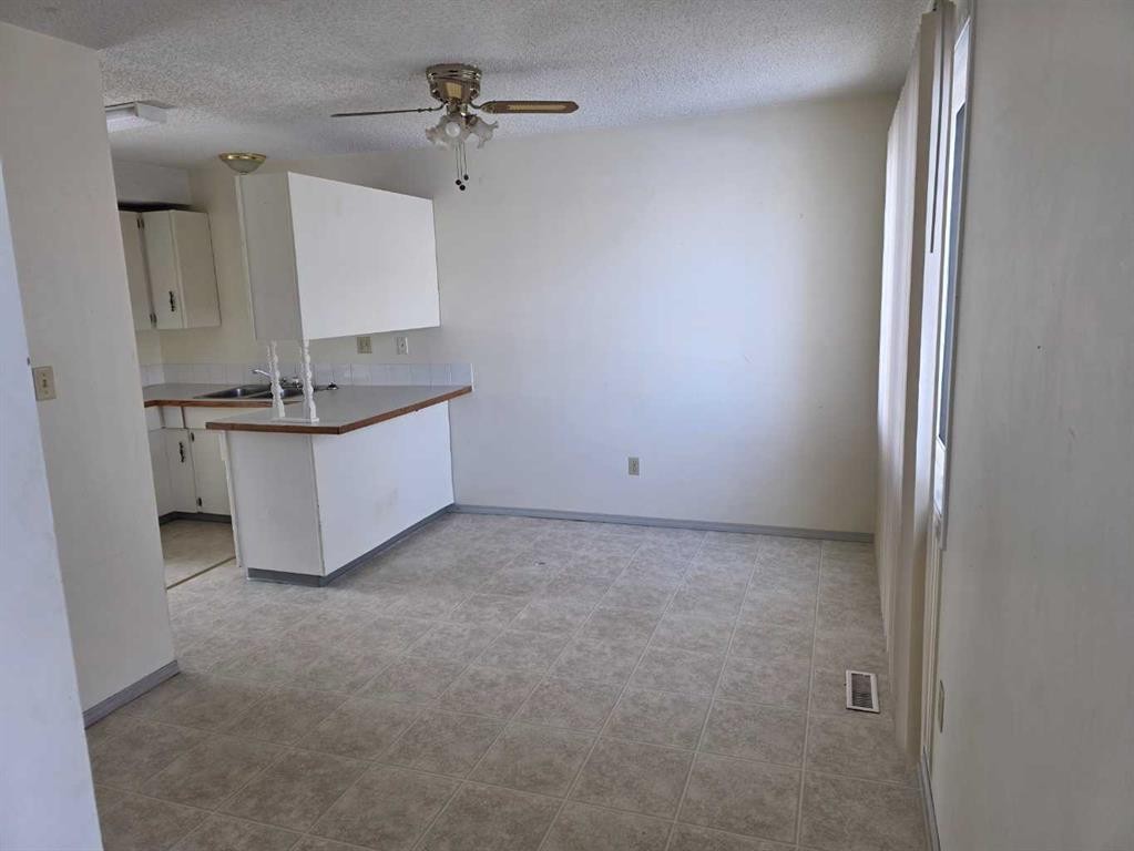107 97 Avenue, Grande Cache, AB - Indoor Photo Showing Kitchen